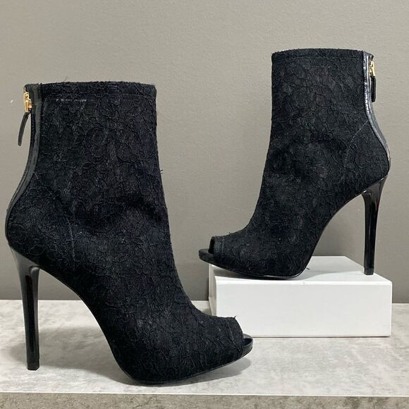 Guess Black Lace Mesh Gorgeous Ankle Boots/Booties Peep Toe Size 7.5 - Picture 1 of 16